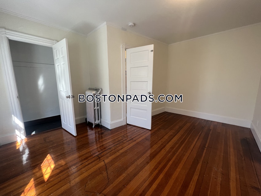 BOSTON - BRIGHTON - OAK SQUARE - 3 Beds, 1 Bath - Image 4