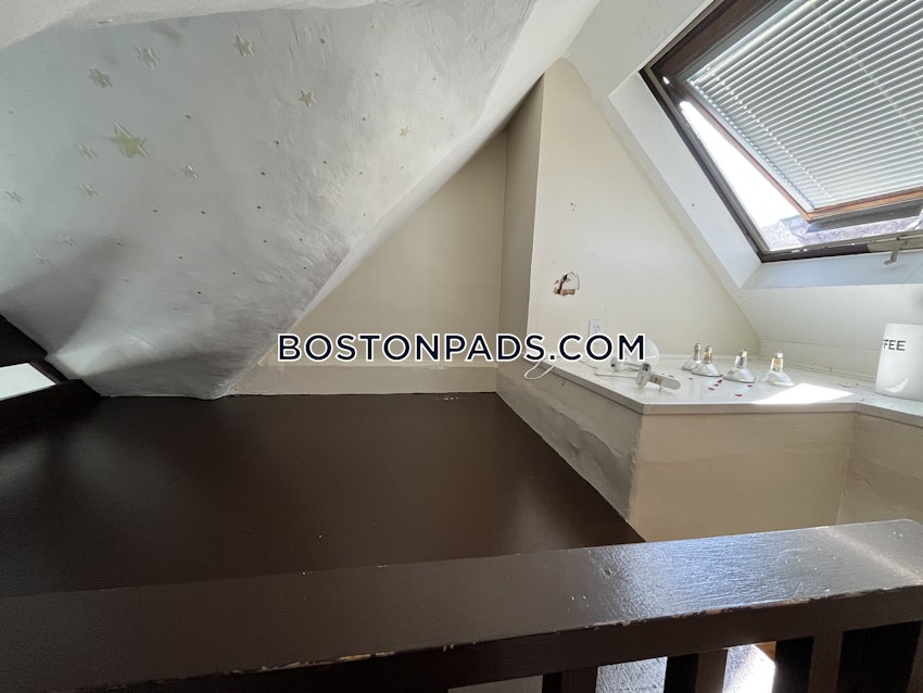 BOSTON - LOWER ALLSTON - 5 Beds, 1.5 Baths - Image 33