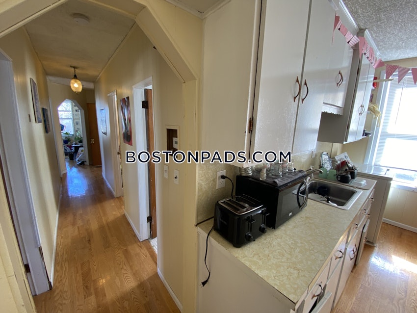 SOMERVILLE- WEST SOMERVILLE/ TEELE SQUARE - 4 Beds, 1 Bath - Image 5