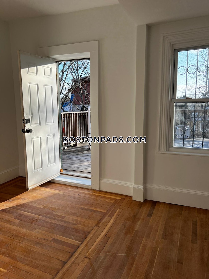 BOSTON - FORT HILL - 3 Beds, 3 Baths - Image 12