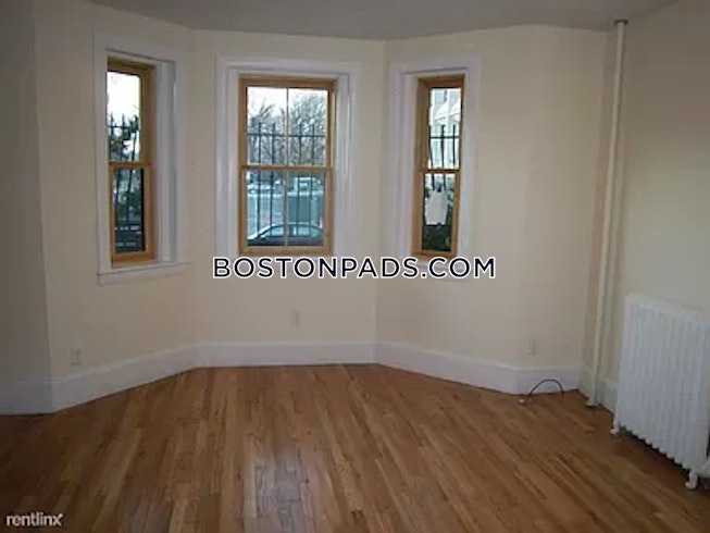 Boston - $2,200+ /mo