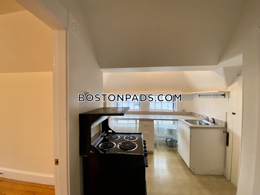 CAMBRIDGE - CENTRAL SQUARE/CAMBRIDGEPORT - 1 Bed, 1 Bath - Image 2