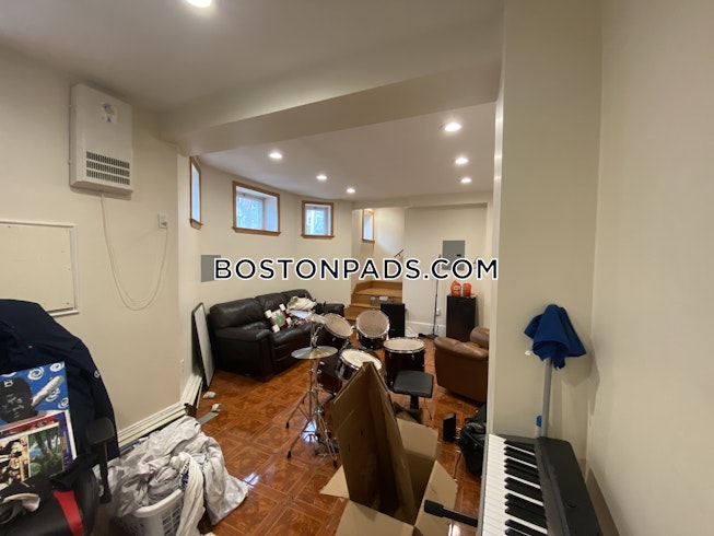 Brookline - $7,500+ /mo