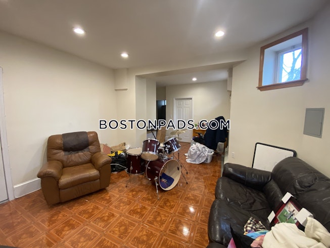 Brookline - $7,500+ /mo