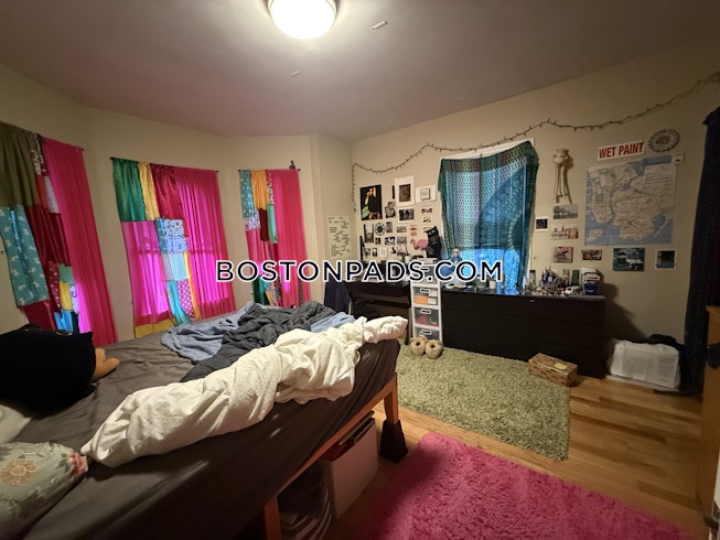 Boston - $4,800+ /mo