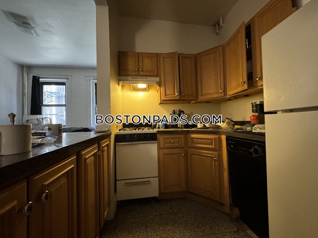 Boston - $3,200+ /mo