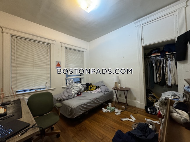 Boston - $3,200+ /mo