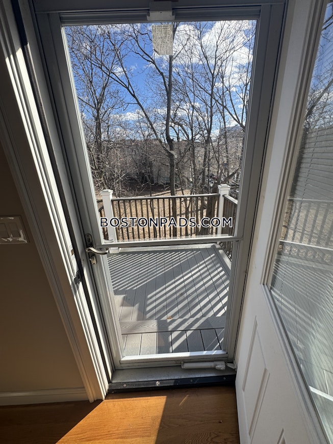 Boston - $4,100+ /mo