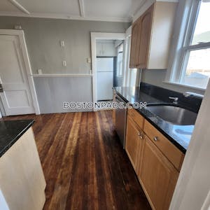 Medford 3 Beds 1 Bath  Tufts - $3,600 No Fee