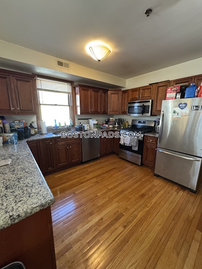 Allston Beautiful 4 Bed 2 Bath duplex  in Allston Boston - $5,400 No Fee
