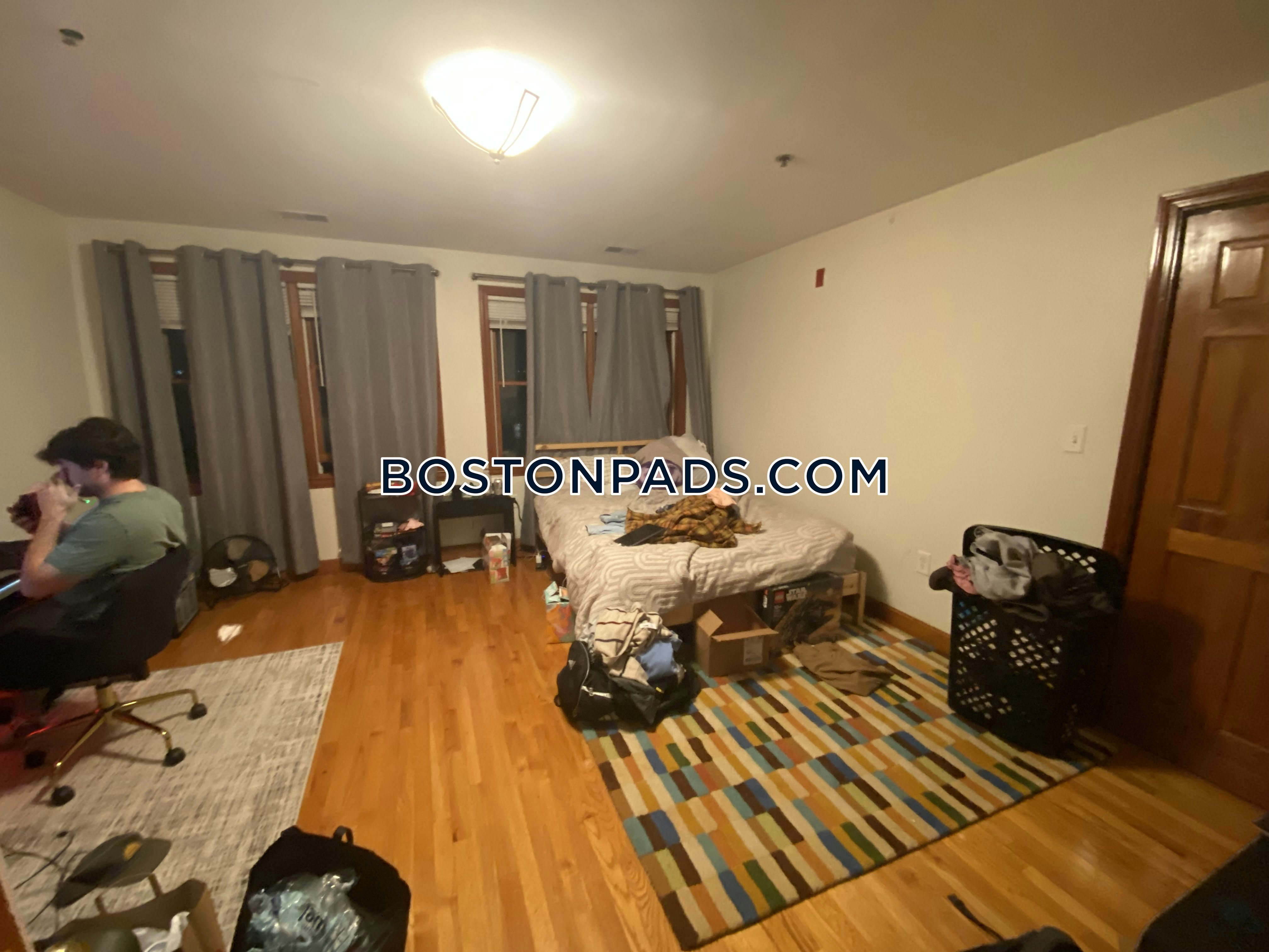 Boston - 4 Beds, 2 Baths