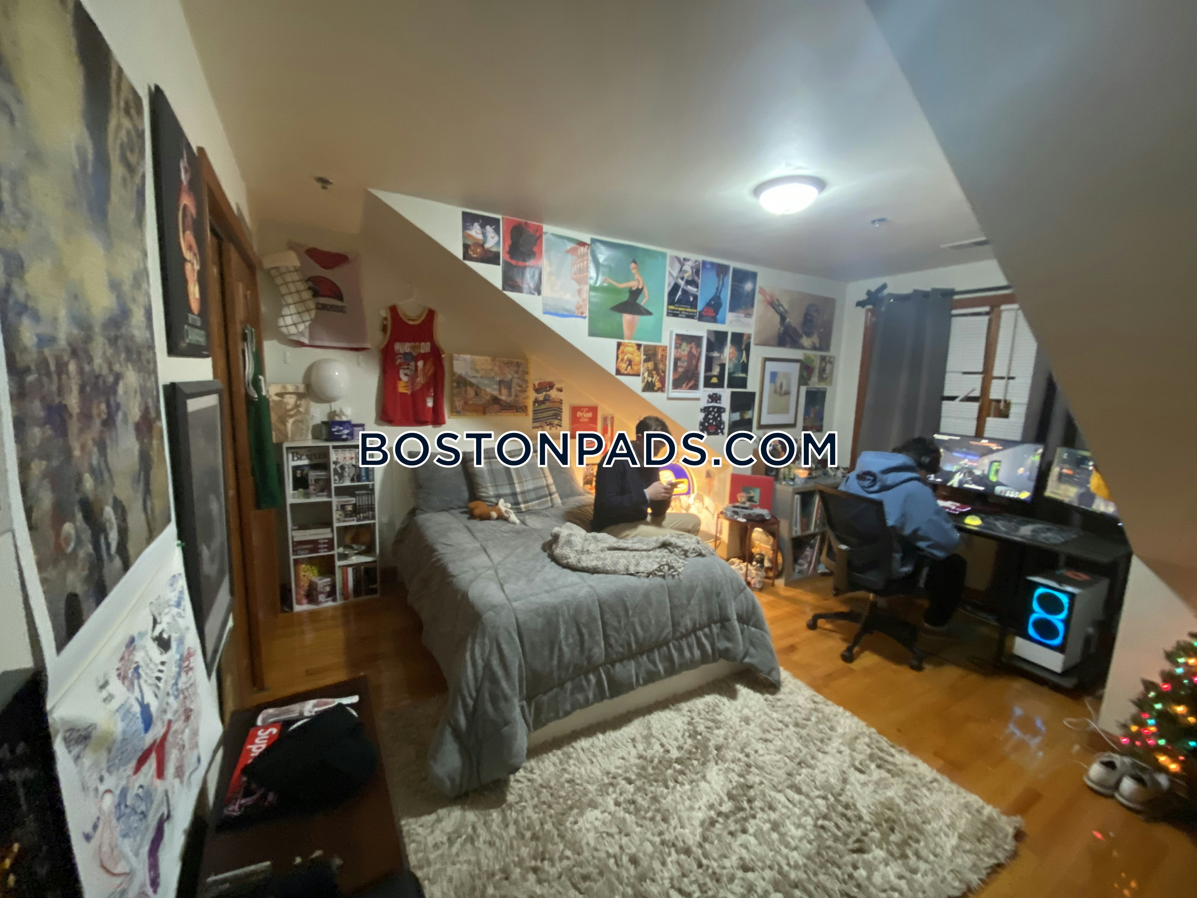 Boston - 4 Beds, 2 Baths
