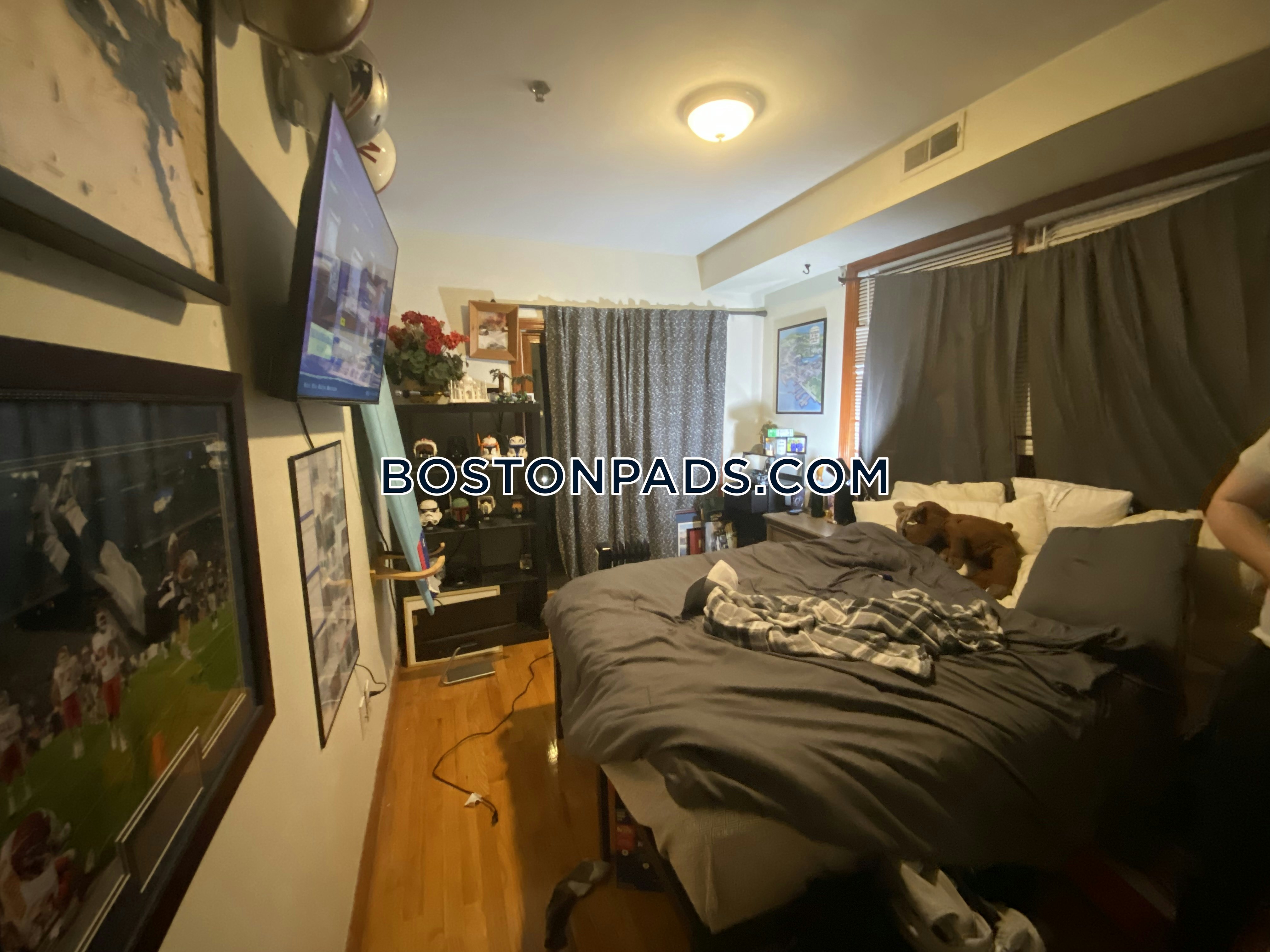 Boston - 4 Beds, 2 Baths