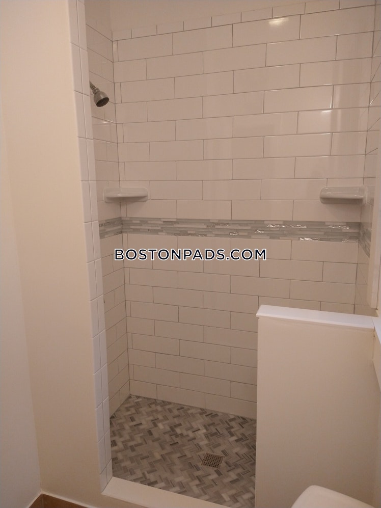 Commonwealth Ave., Boston