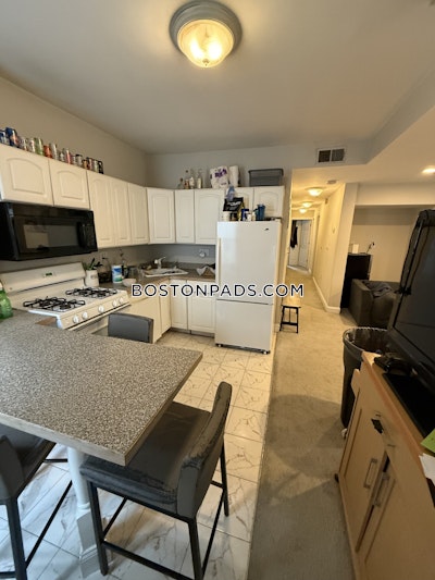 South Boston 3 Beds 1 Bath Unit |South Boston | Available 9/1 Boston - $5,000 No Fee