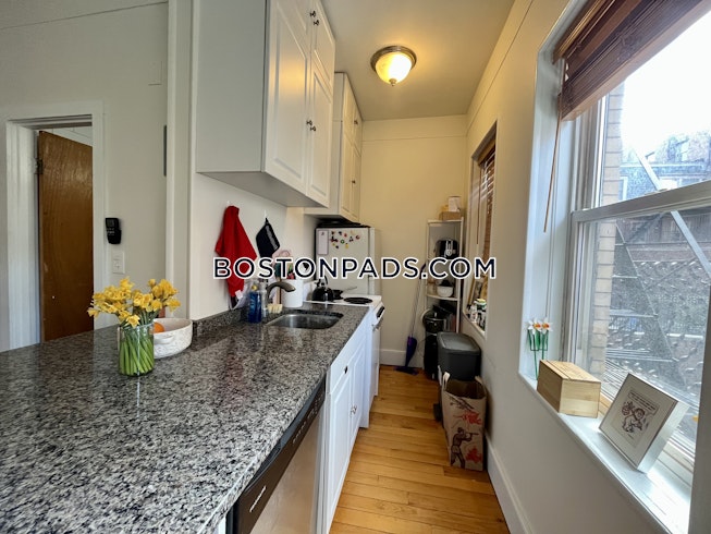 Boston - $3,100+ /mo