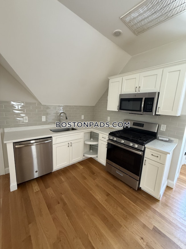 Boston - $4,100+ /mo