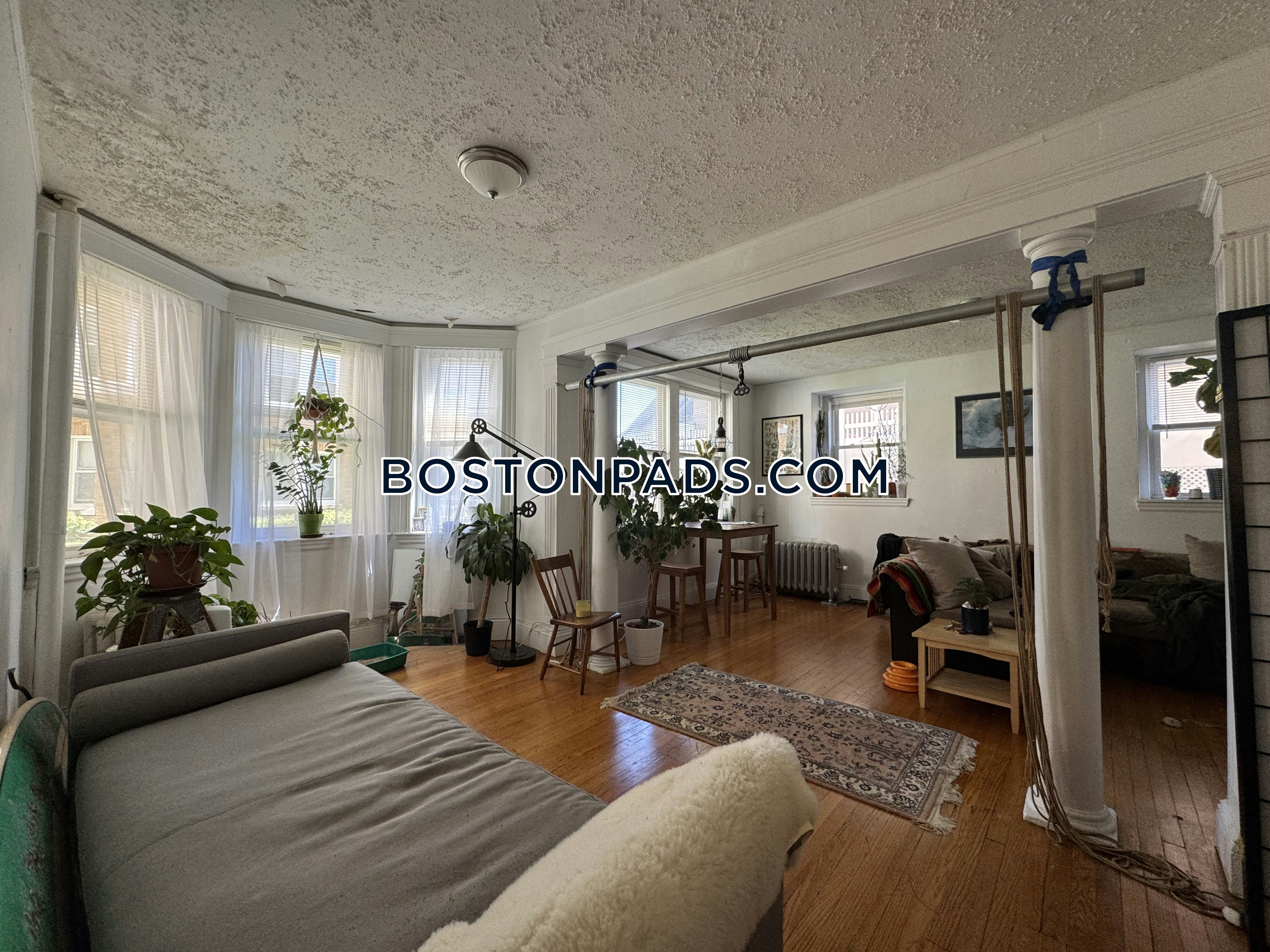 Malden, MA - 2 Beds, 1 Bath - $2,800 - ID#5653700