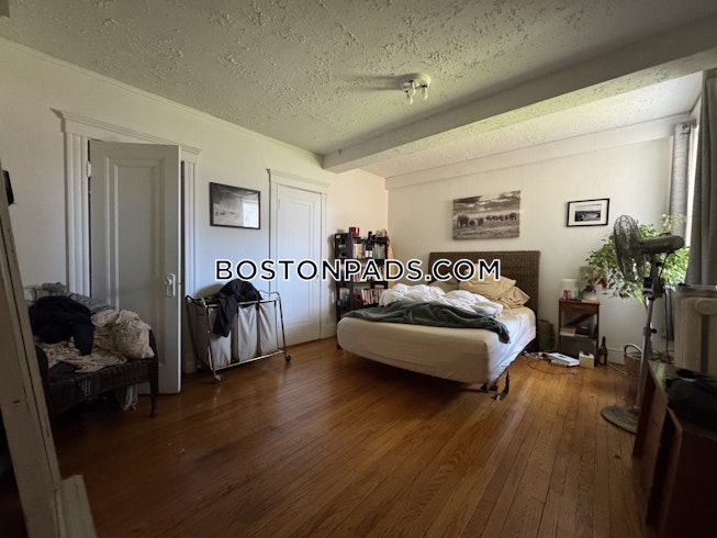 Malden - $2,800+ /mo