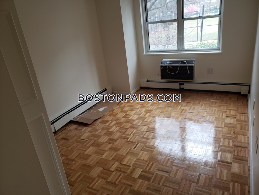 BROOKLINE- BOSTON UNIVERSITY - 3 Beds, 1.5 Baths - Image 6