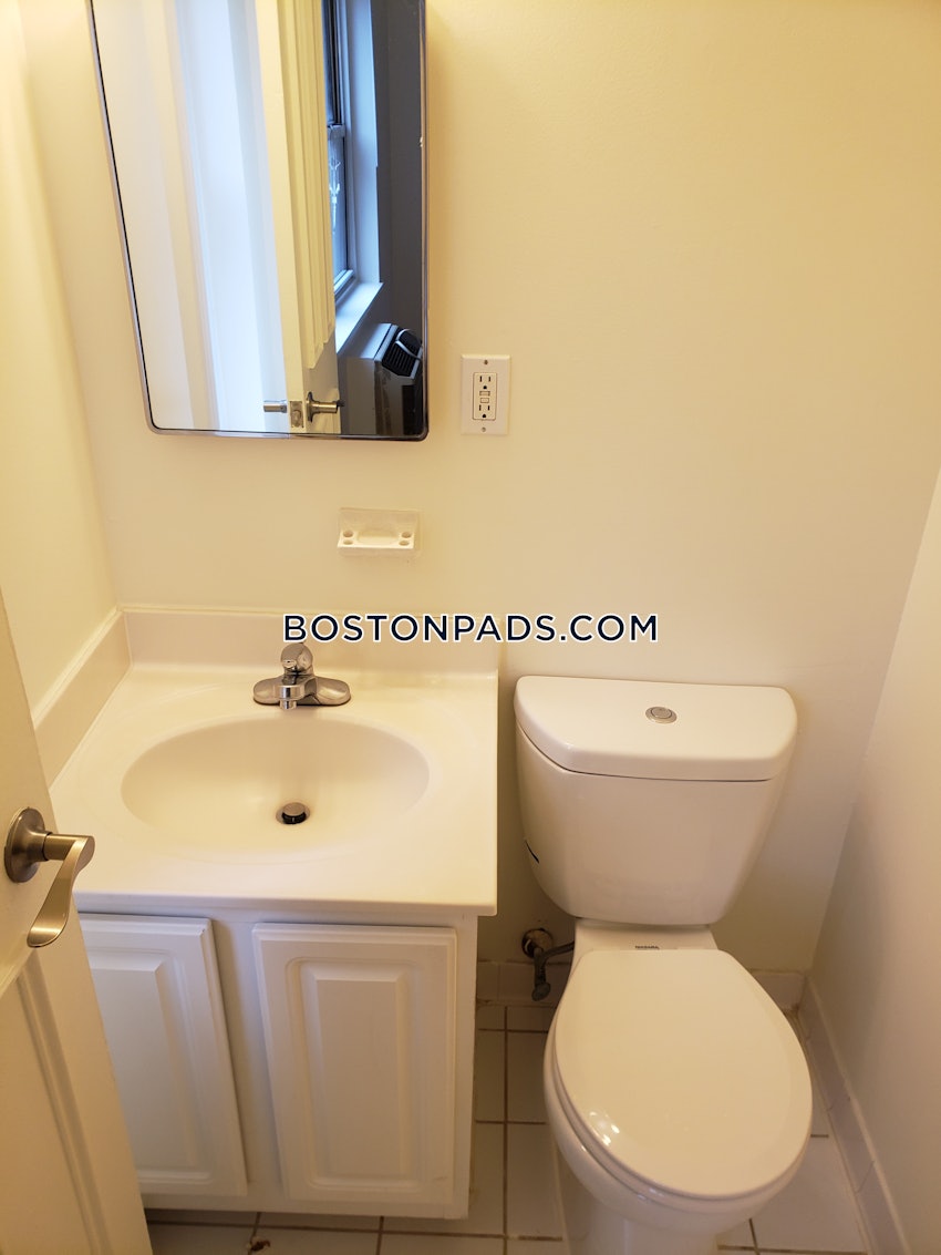 BROOKLINE- BOSTON UNIVERSITY - 3 Beds, 1.5 Baths - Image 9