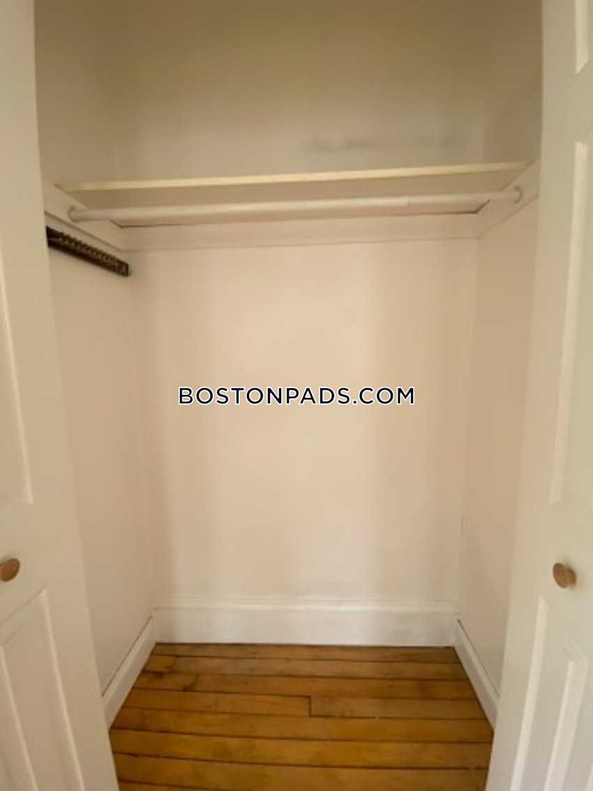 BOSTON - BRIGHTON - OAK SQUARE - 4 Beds, 2.5 Baths - Image 8