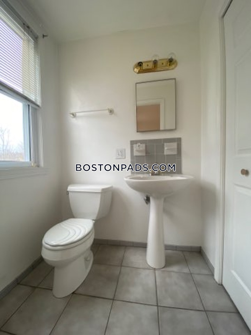BOSTON - BRIGHTON - OAK SQUARE - 4 Beds, 2.5 Baths - Image 15