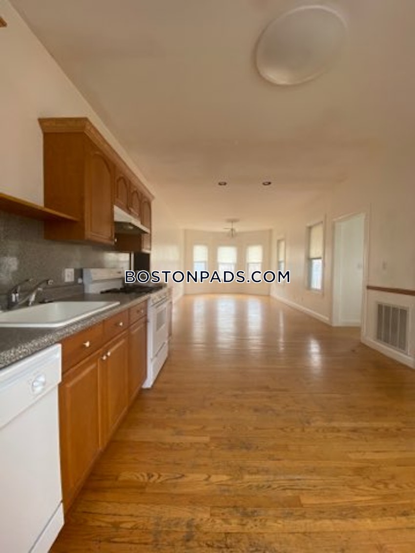 BOSTON - BRIGHTON - OAK SQUARE - 4 Beds, 2.5 Baths - Image 4