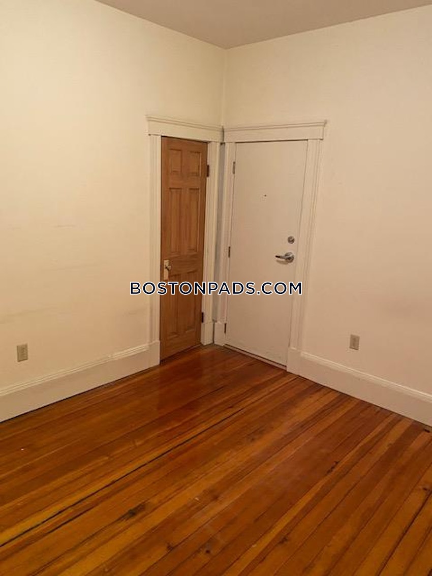 BOSTON - FENWAY/KENMORE - 1 Bed, 1 Bath - Image 9