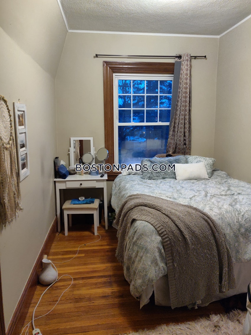 NEWTON - NEWTONVILLE - 4 Beds, 2 Baths - Image 5