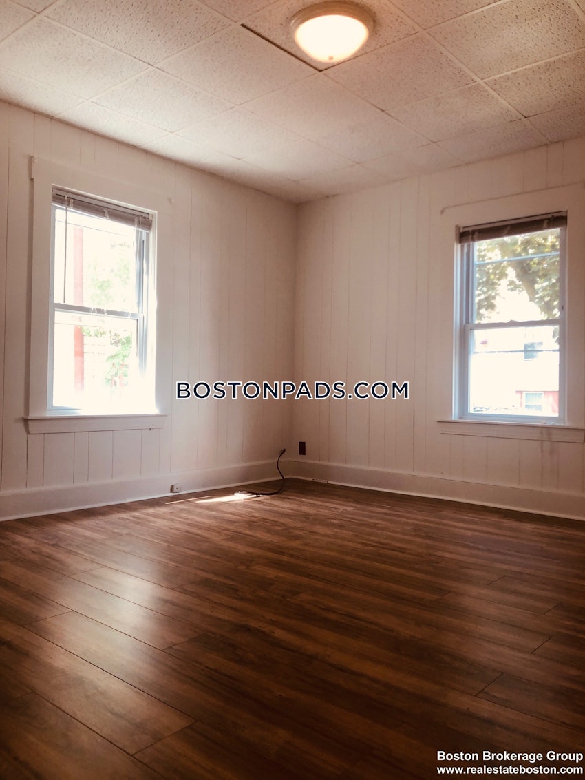 BOSTON - DORCHESTER/SOUTH BOSTON BORDER - 2 Beds, 1 Bath - Image 3