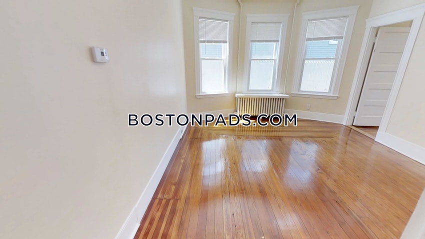 SOMERVILLE - DAVIS SQUARE - 3 Beds, 1 Bath - Image 9