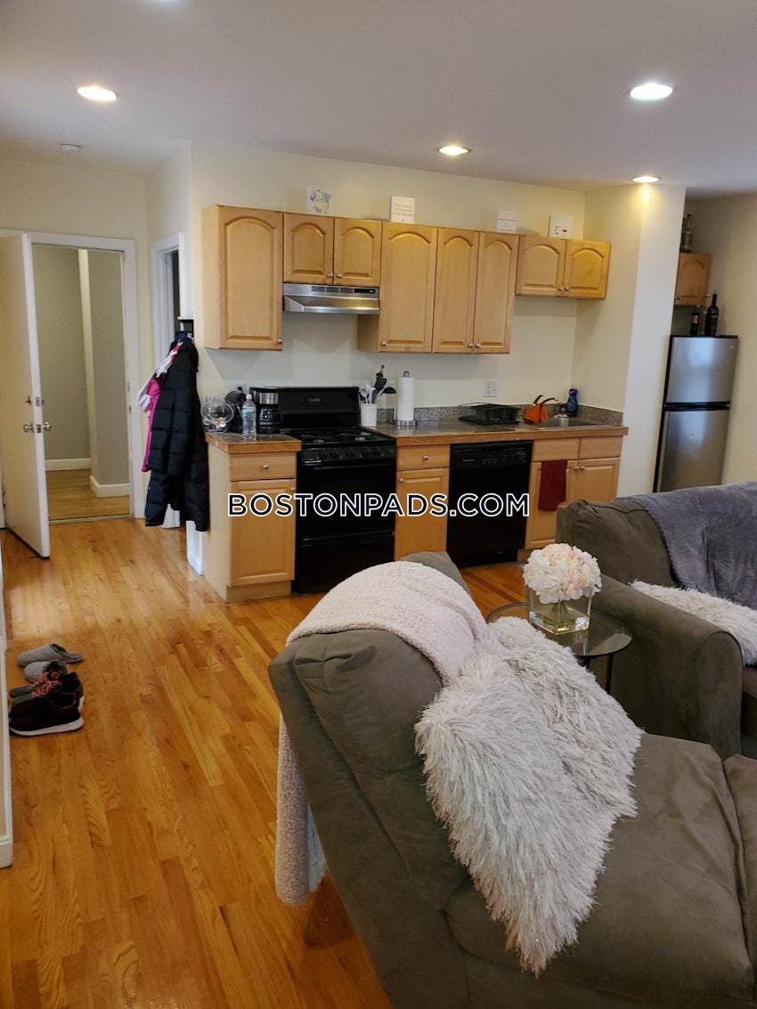 BOSTON - NORTH END - 2 Beds, 1 Bath - Image 4