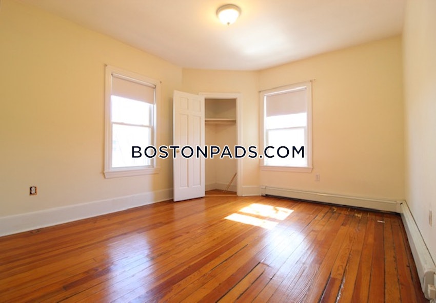 NEWTON - NEWTONVILLE - 3 Beds, 1 Bath - Image 12