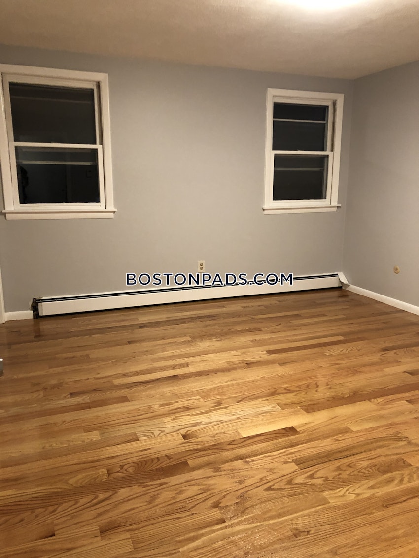 BOSTON - HYDE PARK - 4 Beds, 1.5 Baths - Image 8