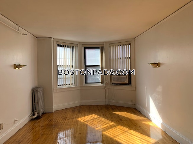 Boston - $3,700+ /mo
