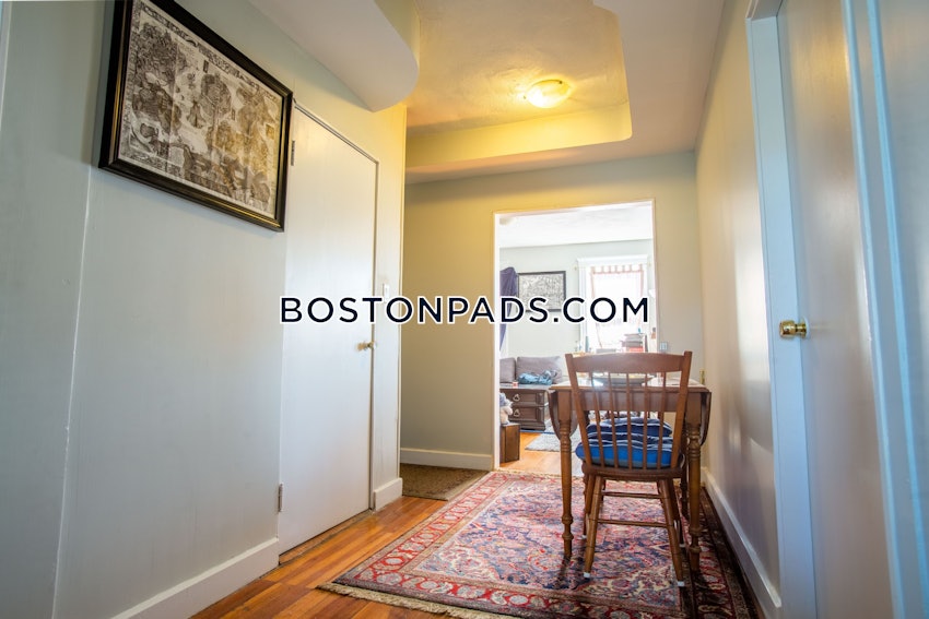 SOMERVILLE - PORTER SQUARE - 4 Beds, 1 Bath - Image 6