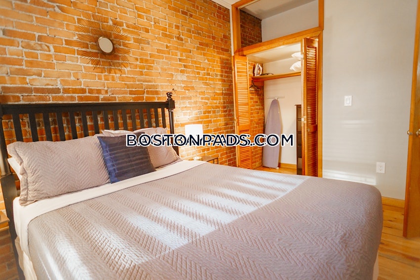 BOSTON - BACK BAY - 1 Bed, 1 Bath - Image 1