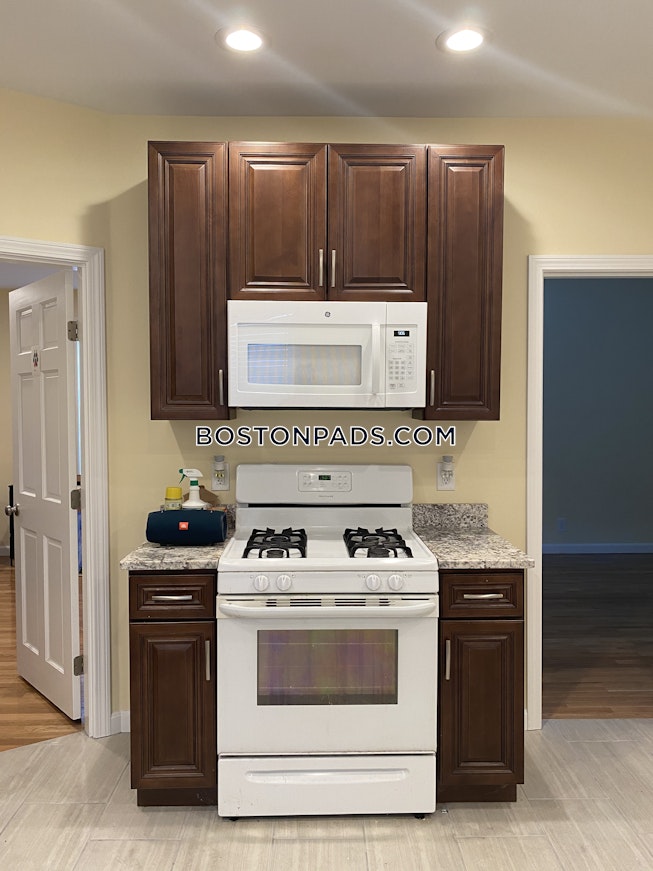 Boston - $2,750+ /mo