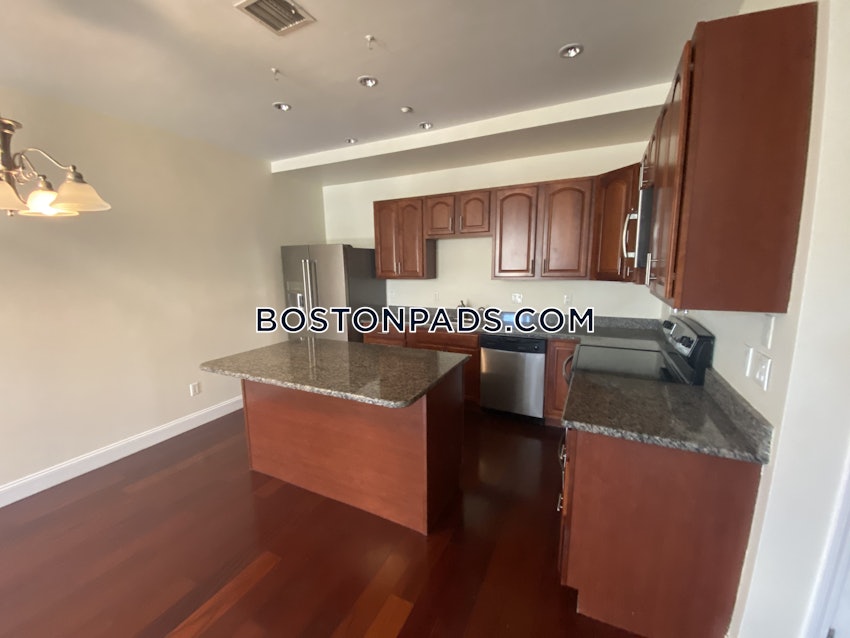 CHELSEA - 2 Beds, 2 Baths - Image 3