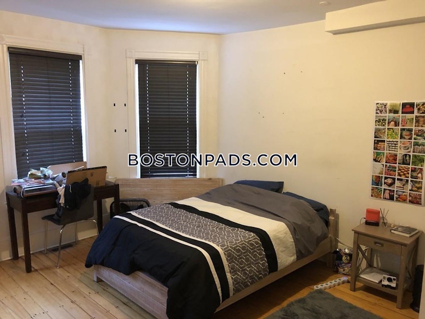 BOSTON - MISSION HILL - 4 Beds, 2 Baths - Image 3