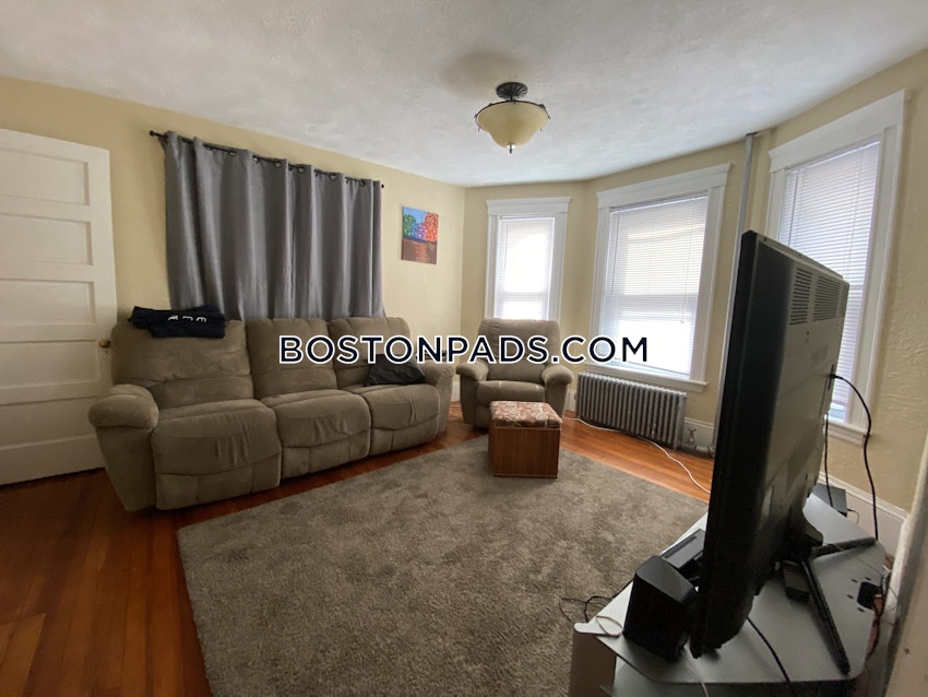 SOMERVILLE - TUFTS - 5 Beds, 2 Baths - Image 30