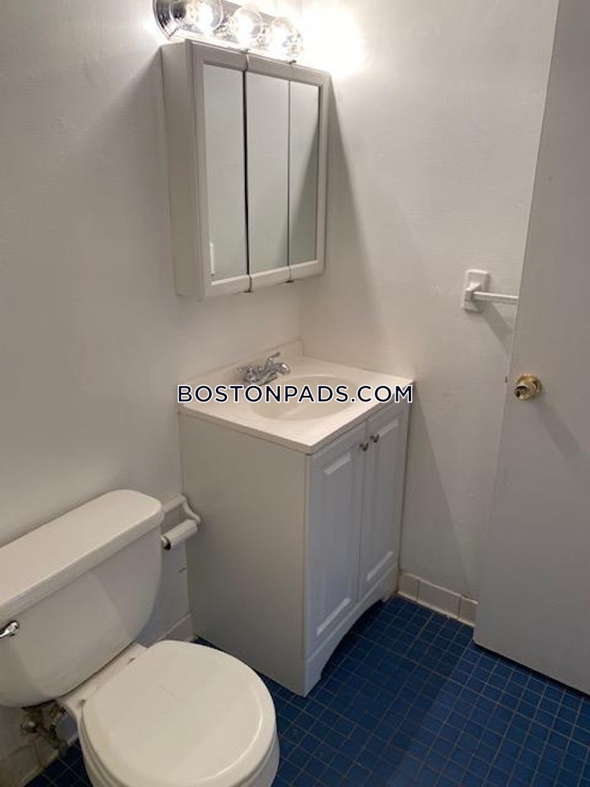 BOSTON - BAY VILLAGE - 1 Bed, 1 Bath - Image 15