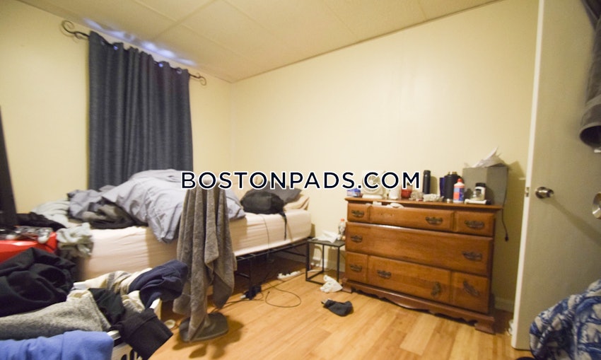BOSTON - EAST BOSTON - JEFFRIES POINT - 3 Beds, 1 Bath - Image 4