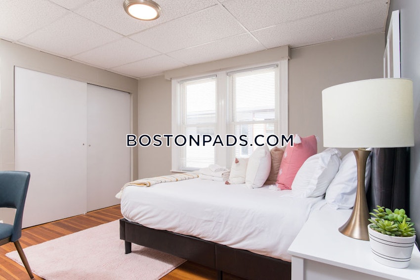 MEDFORD - TUFTS - 3 Beds, 1 Bath - Image 20