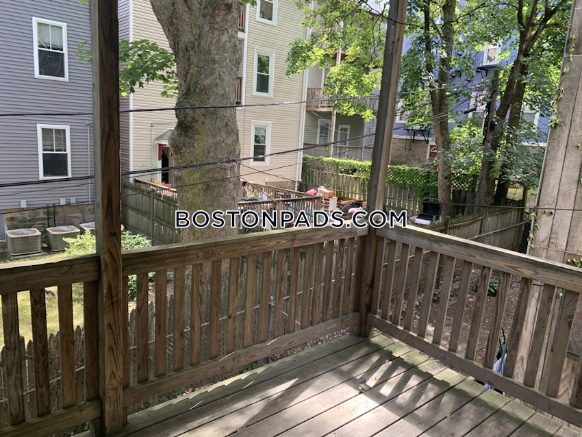 BOSTON - MISSION HILL - 4 Beds, 1 Bath - Image 8