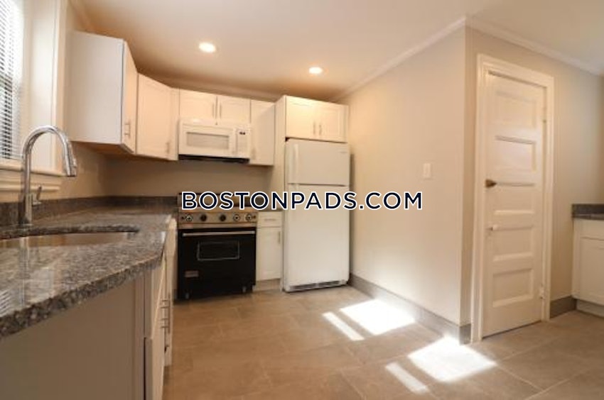 CAMBRIDGE - PORTER SQUARE - 3 Beds, 1 Bath - Image 1