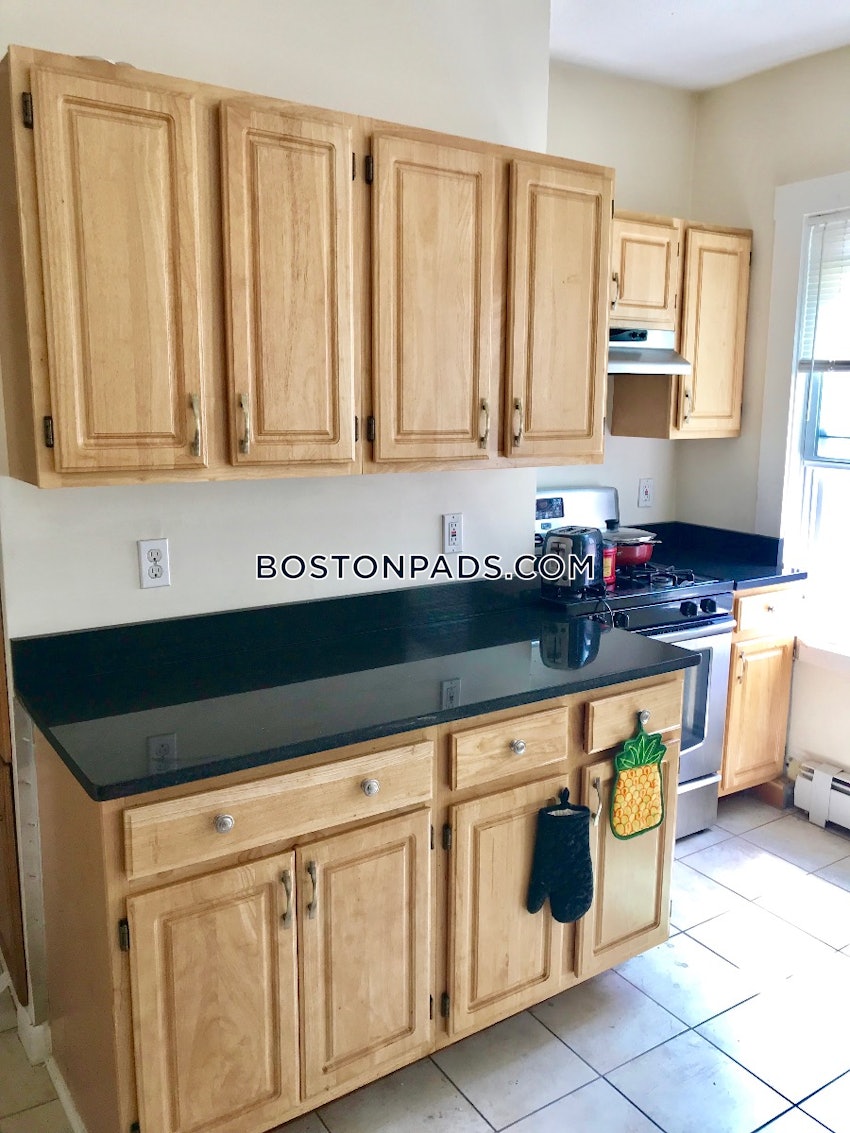 BOSTON - EAST BOSTON - CENTRAL SQ PARK - 4 Beds, 2 Baths - Image 1