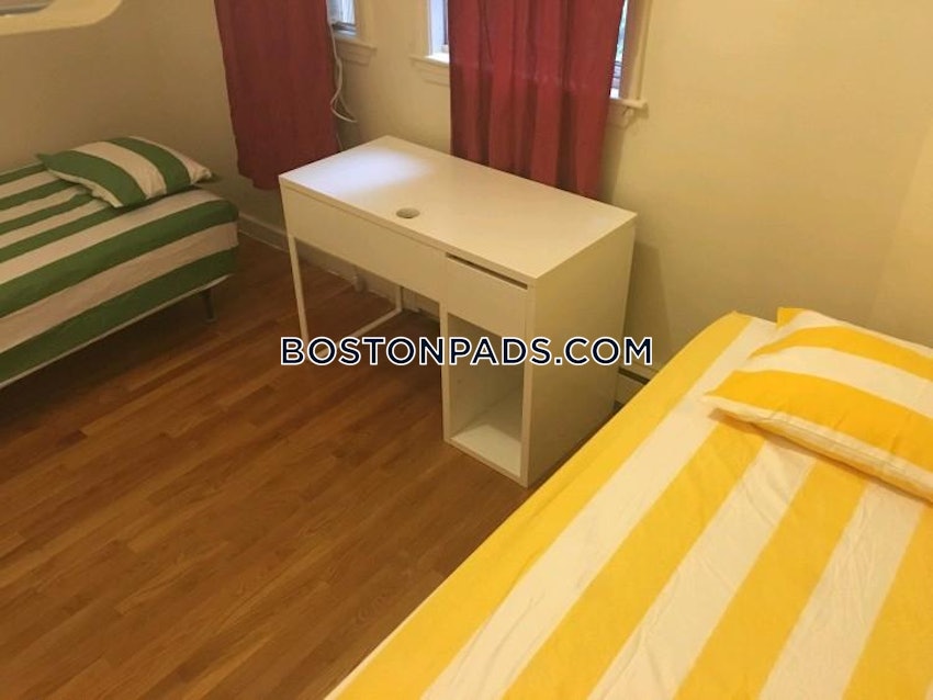 BOSTON - CHINATOWN - 3 Beds, 1 Bath - Image 3