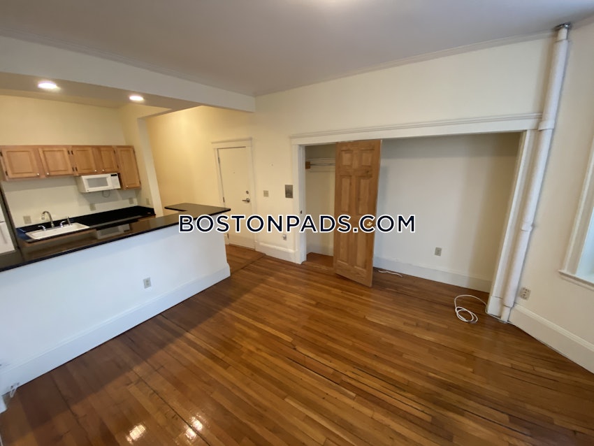 BOSTON - FENWAY/KENMORE - 1 Bed, 1 Bath - Image 10